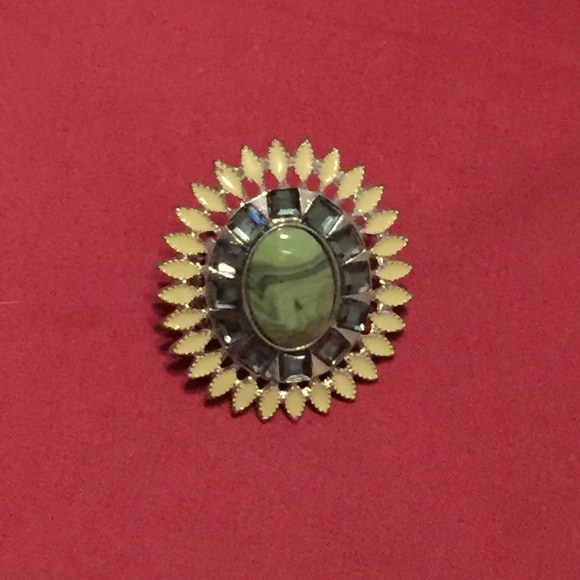 Flower Ring - Picture 1 of 3